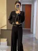 [En stock] Conjunto de moda de diseño nuevo otoño 2026 inspirado en Chanel: conjunto de dos piezas: chaqueta corta y pantalón ancho de cintura alta