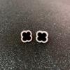 Pendientes de Trébol de Cuatro Hojas con Incrustaciones de Ónice Negro en Plata de Ley S925 en Toda la Superficie, Pendientes Brillantes de Moda Minimalistas Elegantes al por Mayor para Verano