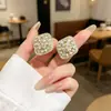 2026 Nuevo Estilo Pendientes de Nicho de Alta Gama Exquisitos Tachonados de Diamantes para Mujer, Pendientes Versátiles Retro Elegantes para Mujer
