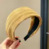 Faixa de cabeça de aba larga, uma faixa de tecido moderna e versátil com alta elasticidade, perfeita para cobrir fios soltos, adequada para mulheres usarem diariamente