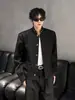 Blazer preto de gola alta curta para homens, estilo outono, estiloso e sofisticado, blazer casual de corte solto para homens