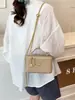 Bolso pequeño cuadrado versátil y de moda, diseño simple, bandolera, estilo Chanel, bolso plisado transfronterizo, nuevo modelo de verano 2026