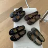 Sapatos femininos planos, confortáveis e de sola macia, novo estilo 2026, marrom retrô, sapatos Mary Jane de calçar, design moderno com bico redondo