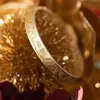Pulsera de Plata de Ley 9999 con Pintura Dorada Antigua Patrón de Hierba Tang Paz y Alegría Flor de Cerezo Abriéndose de Plata de Ley como Regalo para Tu Novia y Amante