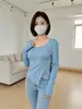 Camiseta base sexy para mujer para otoño e invierno, corte ajustado, diseño irregular elegante, top interior de cuello redondo, camiseta de manga larga única