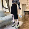 Saia Jeans Preta Assimétrica com Fenda para Mulheres, Nova Saia Midi de Cintura Alta Evasê que Molda o Corpo para Outono e Inverno