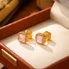 Pendientes de Flor de Cuatro Hojas de Nácar Natural a la Moda para Mujer, Pendientes de Botón de Circonita Microincrustada de Lujo Ligero de Alta Gama, Pendientes Versátiles de Lujo Ligero