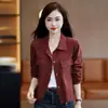 Camisa casual de trabajo vintage de otoño hecha a medida con cordón en la cintura para ceñir, para figuras petite, estiliza y es elegante