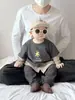 Conjunto de Primavera e Outono para Bebê Menino, Moletom da Moda Bebê Falso Duas Peças, Calça Reta Versátil Casual Infantil Bonita Estilo Coreano