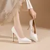 Tacones altos de punta 1263-1 de charol nude, elegantes y con estilo, con plataforma impermeable y tacón delgado, cómodos para usar durante períodos prolongados y con una abertura poco profunda.