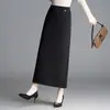 Saia Feminina da Moda com Cintura Elástica, Nova Saia Bodycon de Comprimento Médio com Fenda nas Costas Outono/Inverno 2026, Saia Reta de Cintura Alta, Tendência