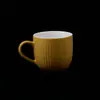 Caneca com Listras Verticais em Relevo Estilo Simples Escandinavo Copo de Água Doméstico Caneca de Cerâmica para Café de Escritório