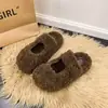 Chinelos femininos estilo preguiçoso de lã de cordeiro, nova coleção de inverno 2026, forrados com fleece para aquecimento, com sola grossa, que aumentam a altura e com design de bico fechado