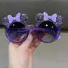 Gafas de sol de moda con pajarita de cristal al por mayor de fábrica para niños y niñas, estilo de dibujos animados, protección solar, parasol, gafas.