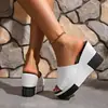Sandálias de Plataforma Peep Toe Plus Size de Comércio Exterior Verão 2025 Novas Sapatos Femininos com Solado Grosso Aumentado com Praia