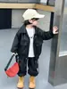 Chaqueta de Cuero de Primavera para Niños 2026 Nuevo Estilo Primavera y Otoño Estilo Coreano Chaqueta de Cuero Guapa para Niños Pequeños y Medianos Modelo Más Vendido