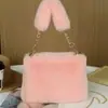 Bolsa de Pelúcia para Mulheres, Bolsa de Ombro Outono e Inverno, Nova Bolsa Transversal com Corrente Tendência de Nicho, Bolsa Quadrada Pequena, Design Único