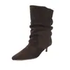 Botas apiladas de ante de vaca de alto brillo para mujer, nuevo estilo invernal de cuero genuino con punta fina, tacón medio delgado, caña ancha, botas de media pantorrilla para meter el pie para mujer