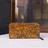 Cartera Larga con Diseño Creativo Único, Nueva Cartera Brillante de Cuero Vintage 2026 para Mujer, Tarjetero con Patrones Grabados, Múltiples Ranuras para Tarjetas, Moderna