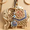 Estilo étnico chino joyería de aleación elefante auspicioso colgante de llavero para hombres y mujeres pequeño accesorio decoración venta al por mayor