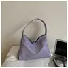 Bolso tote de moda con remaches para mujer, nuevo bolso cruzado de lujo ligero retro para el hombro, bolso de hombro de gran capacidad