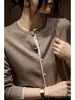 Sentido del Diseño de Moda Cárdigan de Lana Tejida de Manga Larga con Cuello Redondo de Botón Único para Mujer Nuevo de Principios de Otoño Top de Manga Larga Versátil