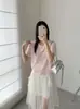 Verão 2026 Estilo Coreano Nova Malha Gola V Simples Solto Senso de Design Nicho Falso Duas Peças Manga Curta Camiseta Top