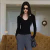 Camiseta Base de Punto de Lana con Encaje Francés Empalmado para Mujer, Cuello en V, Elástica, Corte Ajustado, Top Versátil
