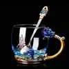Vaso de cristal decorado con esmalte de rosa estilo europeo, una pieza creativa y decorativa para uso doméstico, perfecto como regalo del Día de San Valentín, una copa para servir bebidas o un vaso de agua