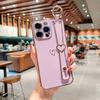 Amor galvanizado para iPhone 15 Pro Max, correa de muñeca hueca de amor, funda protectora suave para Apple 16/11/14