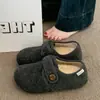 Sapatos cinza estilo Birkenstock, com sola grossa, de pelúcia e formato de feijão, para mulheres, muito populares, sapatos peludos, nova coleção outono e inverno 2026, sapatos quentinhos de algodão