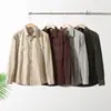 Nova coleção outono e inverno: camisa masculina de veludo cotelê grossa, quente e retrô, com colarinho e bolsos - estilo moderno. 13602
