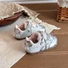 Zapatos para Niños 2026 Nuevos Zapatillas para Niñas de Primavera y Otoño Calzado Casual Versátil Zapatos de Entrenamiento Alemanes Zapatos de Bebé de Caña Baja Suela Suave