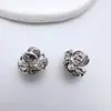 Cobre Banhado a Ouro Cor Conservante Meio Furo Zircônia Incrustada Agulha Pingente de Luxo Leve Pulseira Colar Feito à Mão Acessórios de Joias com Contas