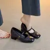 Em Estoque~2026 Novo Modelo Sapato Mary Jane Camélia Retrô com Salto Escondido de 7cm para Mulheres com Tira Única, Salto Grosso e Bico Quadrado