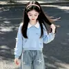 Conjunto Duas Peças Doce e Fofo para Meninas Primavera e Outono: Blusa de Manga Longa com Gola Polo e Laço + Calça Jeans com Estrelas