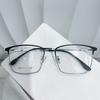 Nueva caja de gafas de cejas de acero de negocios de moda ultraligeras que se pueden equipar con marcos de gafas de miopía de marco completo para hombres al por mayor