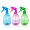Regadera pequeña de plástico con columna de agua, atomización ajustable, botella rociadora de 500 ml, botella rociadora para limpieza, riego, color aleatorio