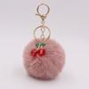 Lindo llavero de peluche de cereza de aleación, colgante de bola de pelo de cereza para bolso, accesorios para llavero de ropa y bolso