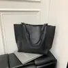 Bolso Retro de Gran Capacidad para Mujer 2025 Nuevo Bolso Tote Retro de Moda Versátil Nicho de un Solo Hombro