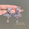 Brincos Europeus e Americanos Transfronteiriços Resistentes em Forma de Leque Gota d'Água com uma Vibração Cool e Estilosa, Alto Valor Estético, Versáteis, Temperamento Único e Brincos de Tarraxa Cheios de Diamantes