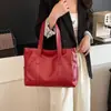 Bolsa de mano vintage, bolso de hombro simple y elegante, bolsa de mano de lujo ligero transfronteriza, bolso de mano de alta gama de gran capacidad para el día a día