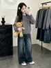 Conjunto de outfit de otoño para niña 2026 nuevo conjunto de dos piezas de cárdigan de punto para primavera y otoño y jeans casuales para niños