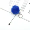 Llavero de Bolita de Pelo de Color Sólido con Cuentas Colgante de Peluche DIY Hebilla Colgante de Cuentas Multifuncional Simple Listo para la Venta