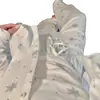 Pijama de Terciopelo de Isla con Estampado de Copos de Nieve y Estrellas para Mujer, Nuevo Estilo de Primavera, Cálido Conjunto de Tres Piezas para el Hogar que se Puede Usar Afuera