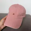 2026 Novo Boné de Beisebol Moda Feminina Estilo Coreano Letra Aba Macia Algodão Puro Em Estoque Atacado Versátil Proteção Solar Tendência Chapéu Bico de Pato