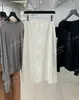 Recomendación PrincipalColección Nueva Primavera Temprana Yuran 26: Terciopelo de Seda de Tejido Denso Corte Diagonal Satén Brillante Flor de Hielo Terciopelo Falda Sirena