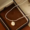 Colar com Pingente de Madrepérola Cravejado de Diamantes, Corrente para Clavícula Estilo Nicho de Luxo Leve, Acessório de Pescoço Personalizado e Sexy Venda por Atacado