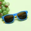 Gafas de Sol para Niños Estilo Nuevo Clavo de Arroz Moda Gafas de Sol para Hombres y Mujeres Listas para la Venta Al Por Mayor Gafas de Plástico para Niños
