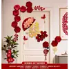 Decoraciones de personaje "Doble Felicidad" aterciopeladas para dormitorios, marcos de puerta de habitación de bodas y puertas de armarios, con arreglos florales de boda y flores artificiales
